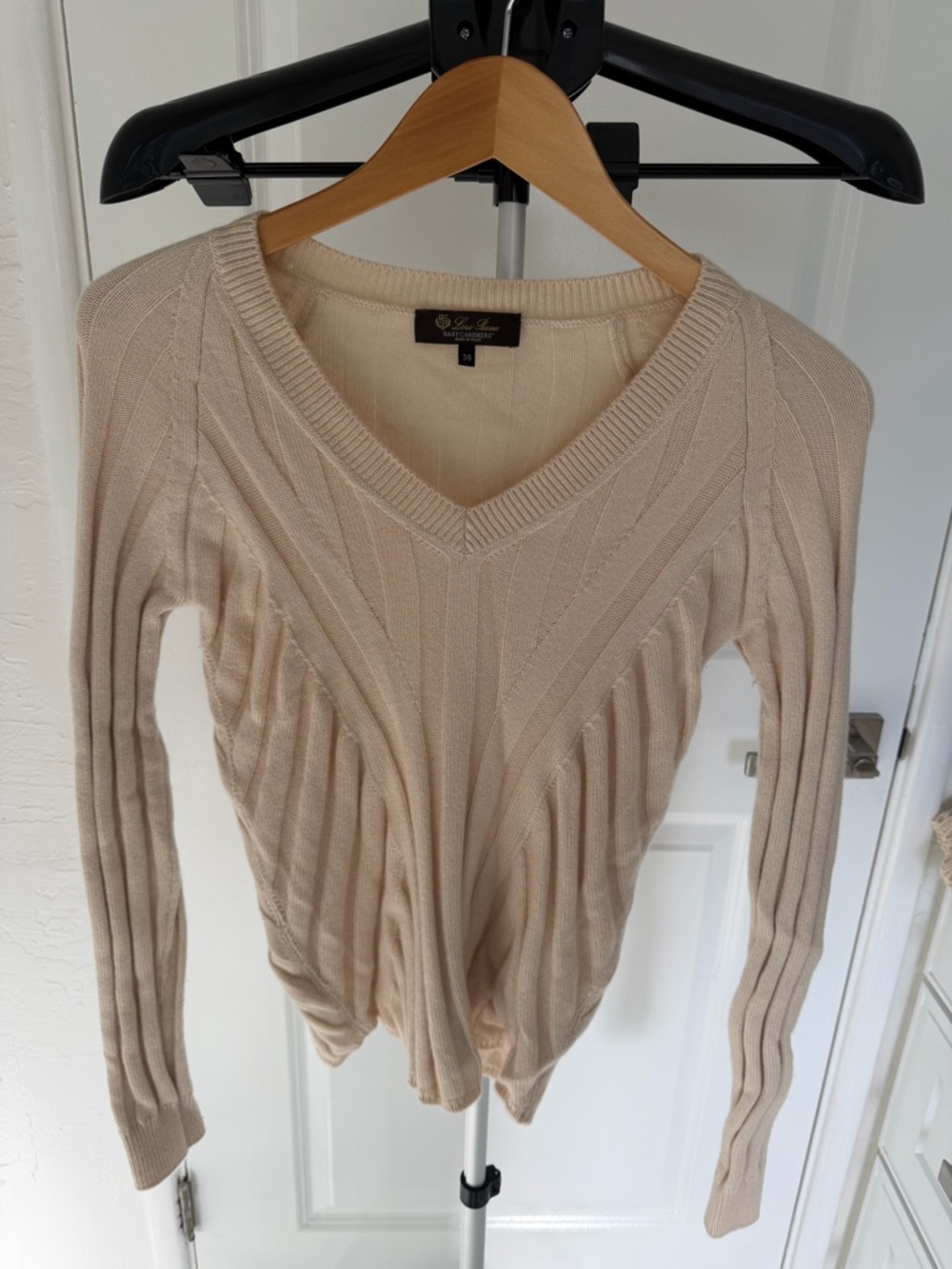 Loro Piana Women's V-Neck Ribbed Sweater - Cream